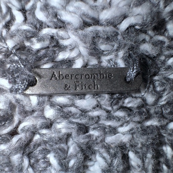 Abercrombie & Fitch Cozy Gray cropped Knit Sweater zipper sides. Size M GUC - Picture 5 of 11